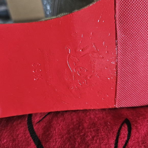Louboutin sz 39.5 - Picture 8 of 11